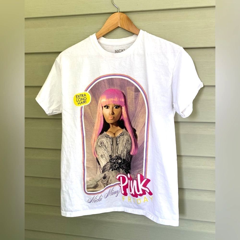 NICKI MINAJ Pink Friday World Tour t-shirt sz M EUC Barbie extra long hair music